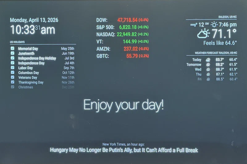 MagicMirror displaying weather and calendar modules